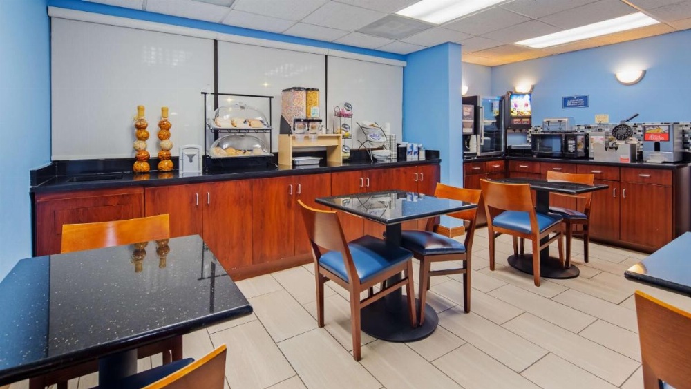 SureStay Hotel by Best Western Lenoir City Image 19