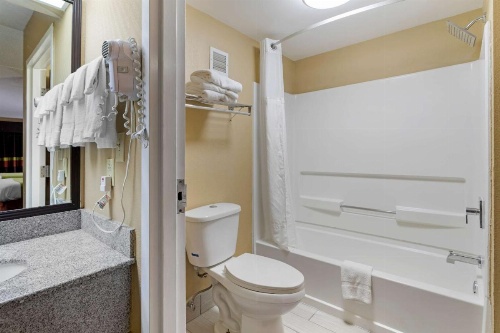 SureStay Hotel by Best Western Lenoir City image 33